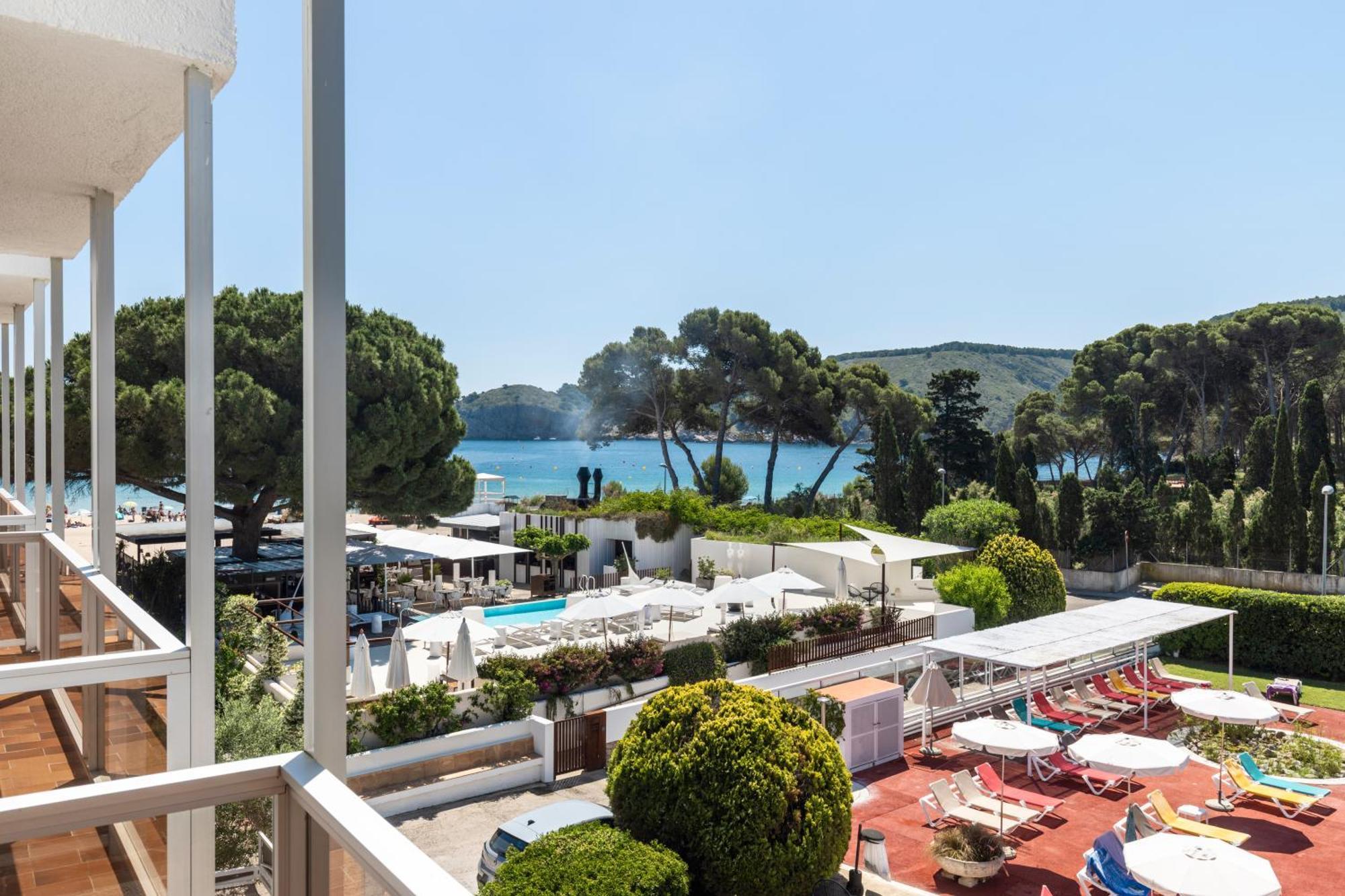 Double or Twin Room Pool View